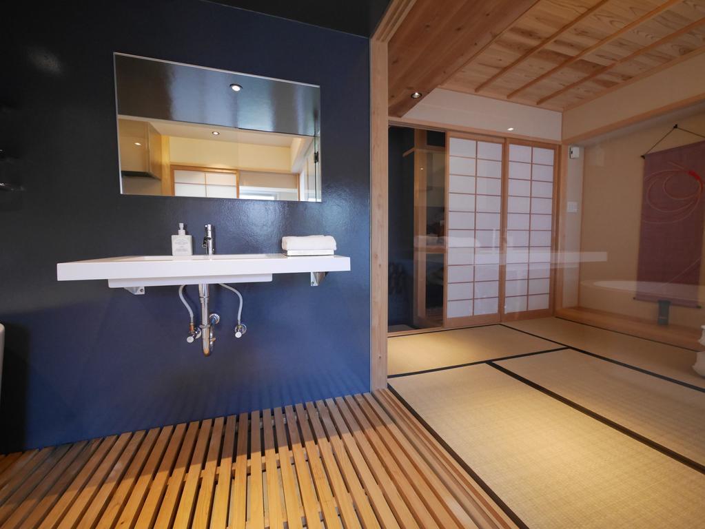 Lica's Apartment *